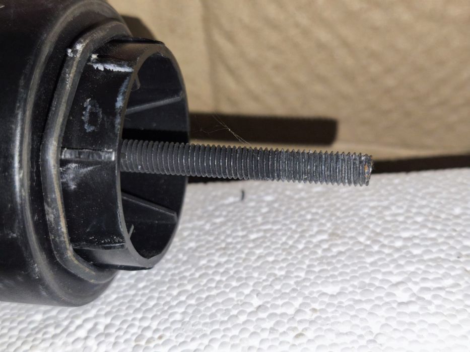 Кронштейн кріплення запасного колеса VW Passat B5