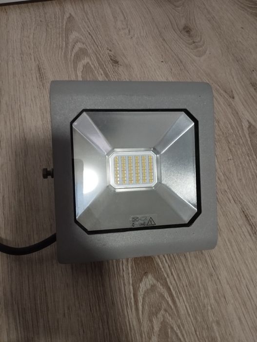 Halogen LED w bardzo dobrym stanie 12szt.