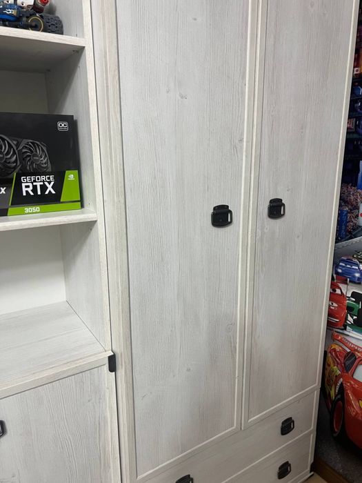 Меблі в кімнату