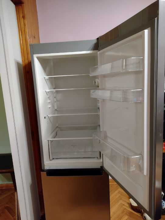Lodówka Indesit srebrna