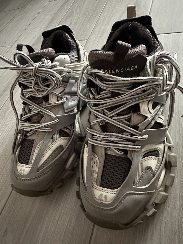 Продам кросівки balenciaga /41 (26-26,5)