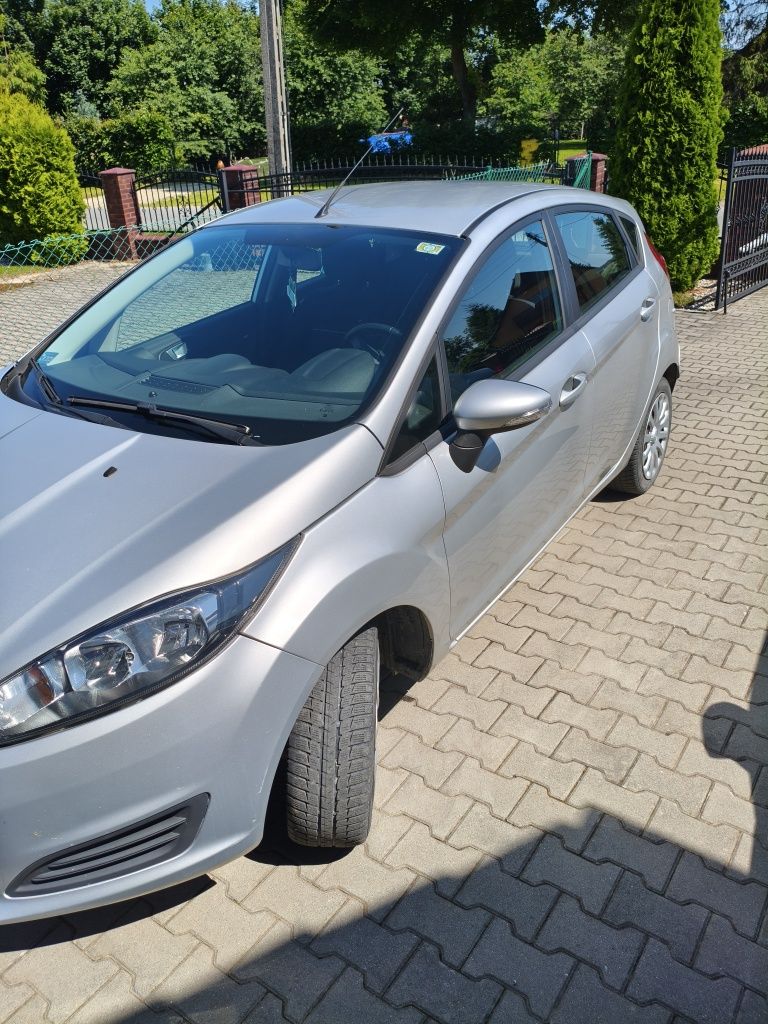 Sprzedam forda fiestę