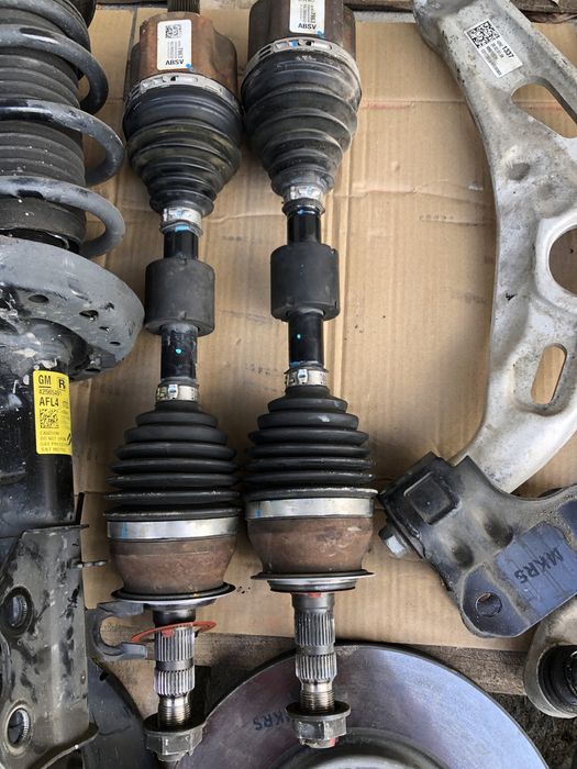 Підвіска Шевроле Болт Chevrolet Bolt ходова, стійка, ричаг, кулак