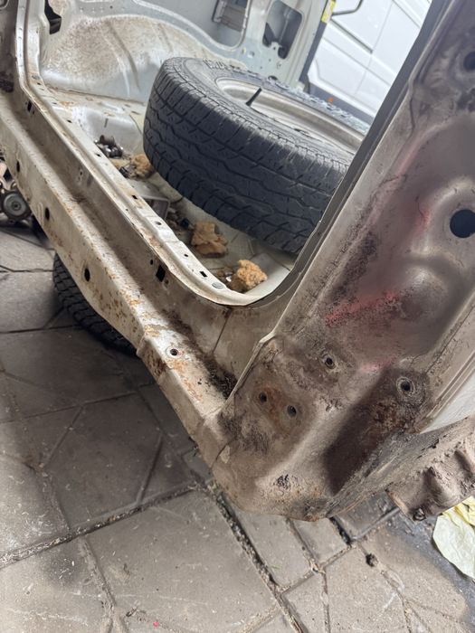 ćwiara PRÓG błotnik tyłk  suzuki jimny cabrio części