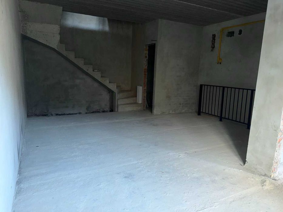 Продаж котеджу з ділянкою 0,84 сот., у с. Ременів