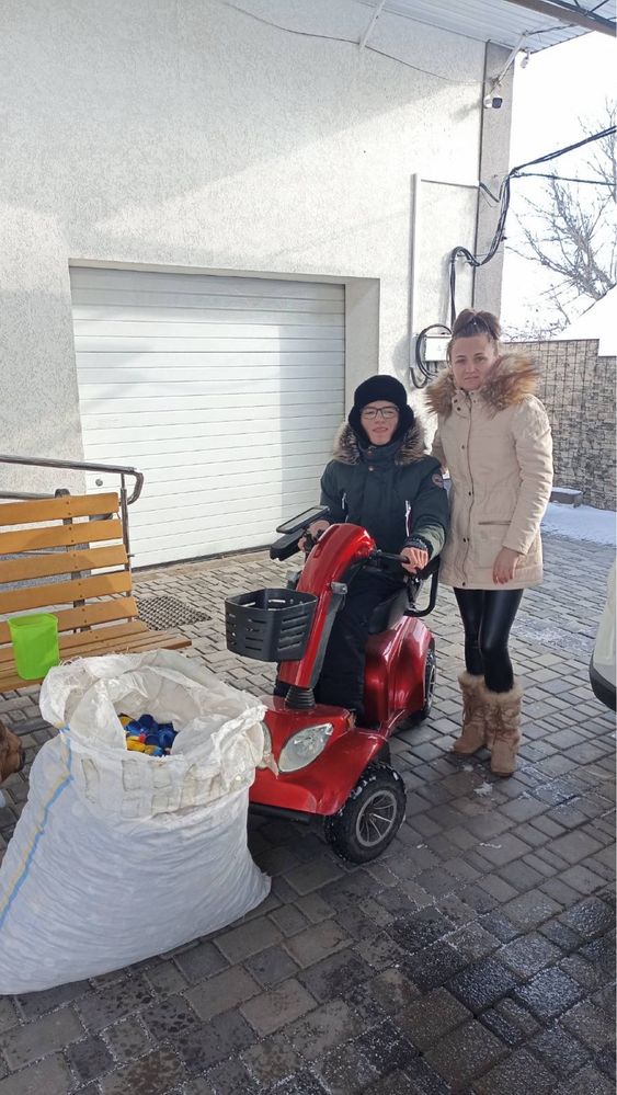 Збираю на зсу кришки і колпачки для протезів і дронів