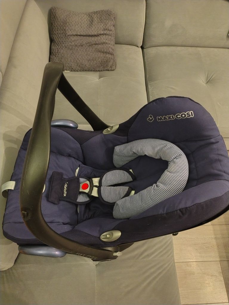 Maxi Cosi Cabriofix z bazą Easy Fix