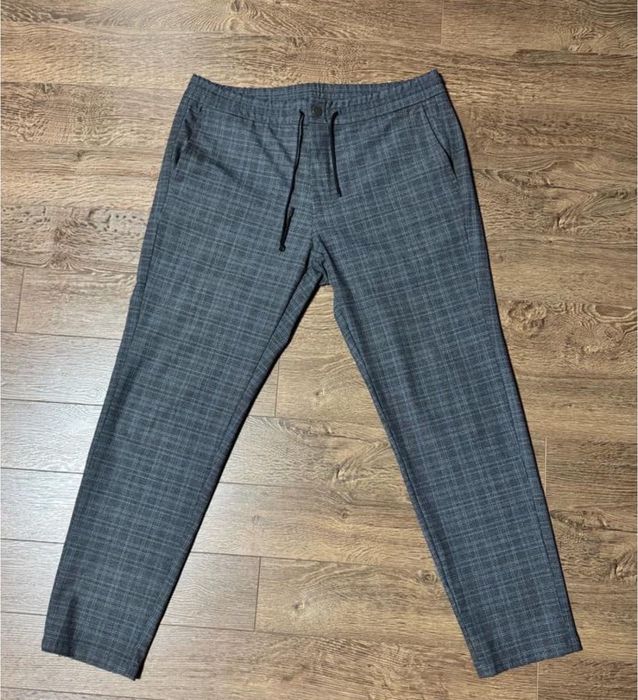 Джогеры Hugo Boss .