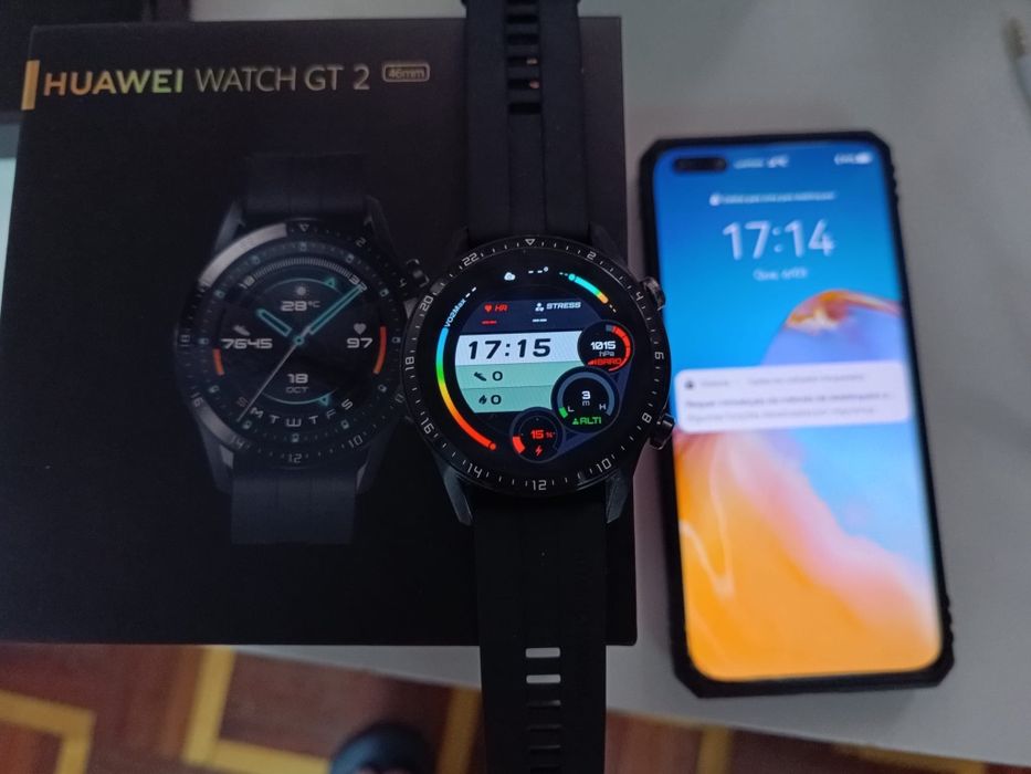 Relógio e telemóvel