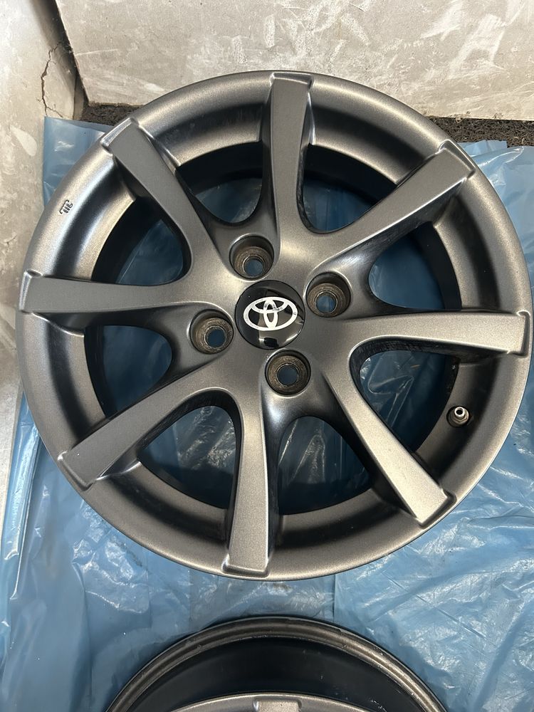 361 Felgi Aluminiowe TOYOTA R 15 4x100 Bardzo Ładne