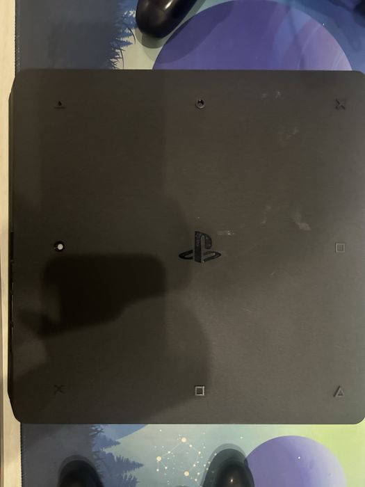 Продам Playstation 4 slim 500gb в хорошем состоянии + джойстик