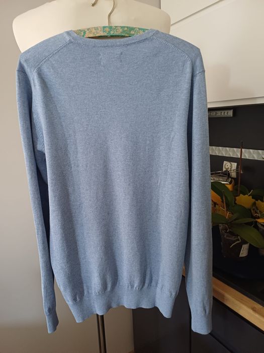 Męski sweterek w serek WE rozm M.