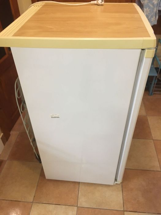 Продам морозильну камеру