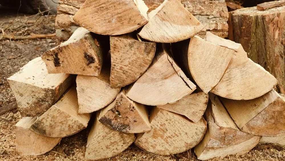 Szybka dostawa! Sezonowane drewno opałowe i kominkowe