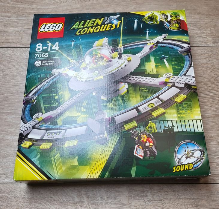 LEGO 7065 Alien Conquest - Statek, Matka Kosmitów