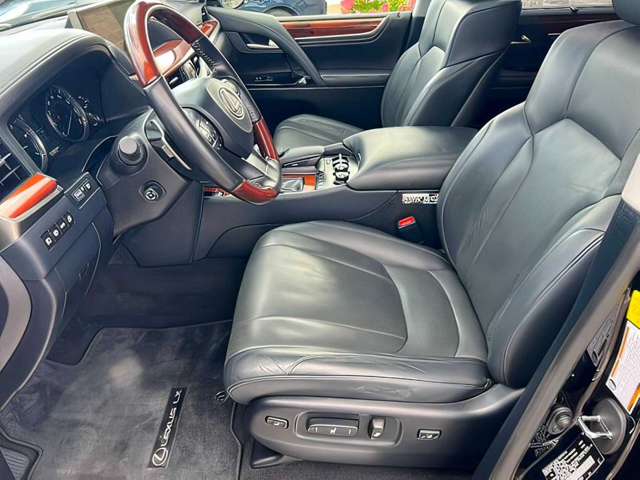 Lexus LX 570      2019