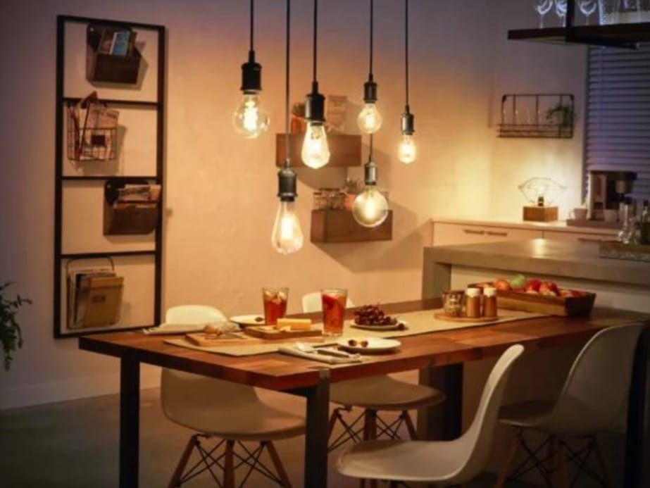 Inteligentna żarówka ST64 E27 Edison Philips