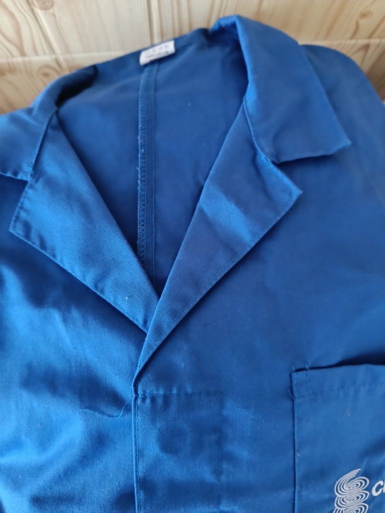 Bata de trabalho Azul, como nova, usada uma vez