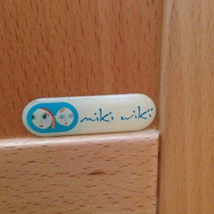 Cama-berço, colchão incluído.