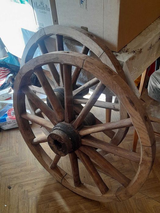 sprzedam 2 koła od wozu z końca lat 70