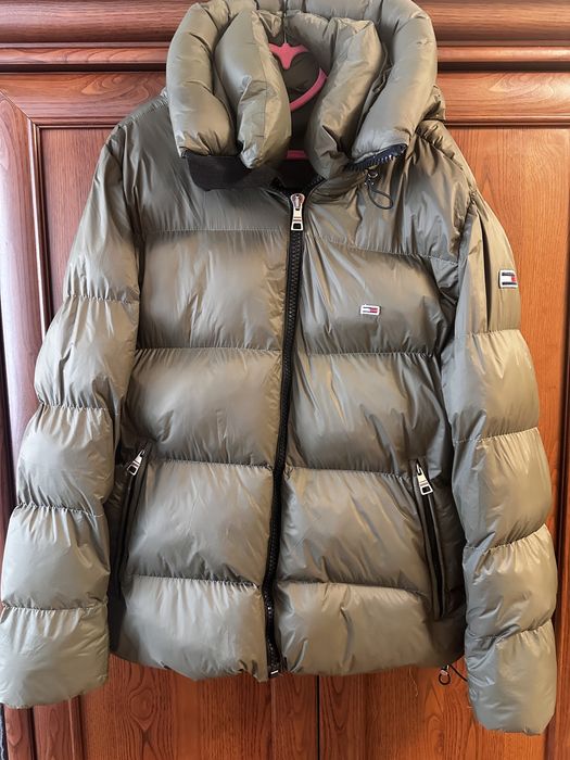 Чоловічий зимовий пуховик від Tommy Hilfiger , колір хакі!