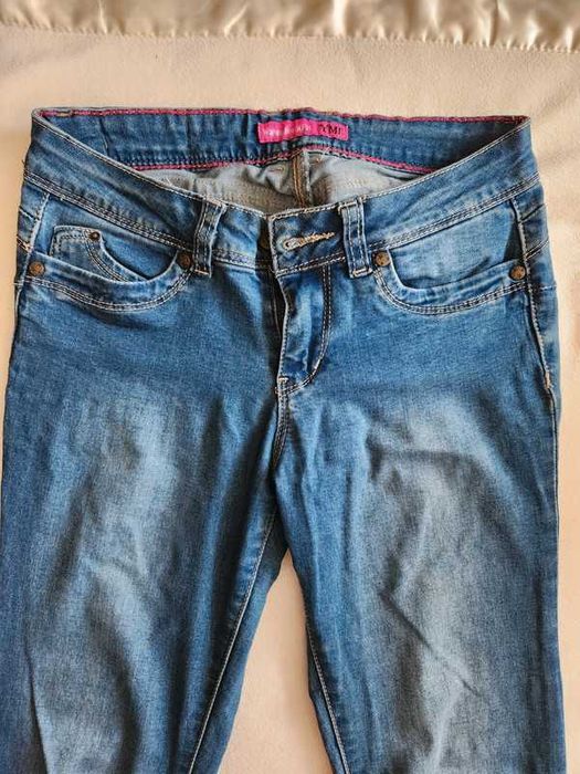 Klasyczne spodnie jeansowe dla dziewczynki