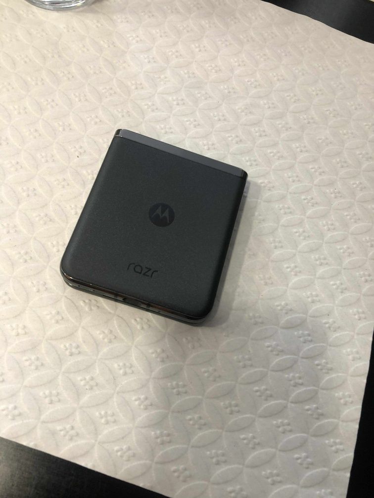 Troco Motorola razr 40 ultra 5G 256Gbs