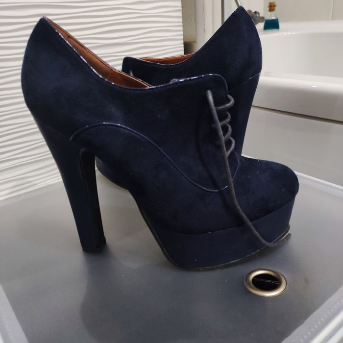 Sapatos 39 azuis escuros camursa