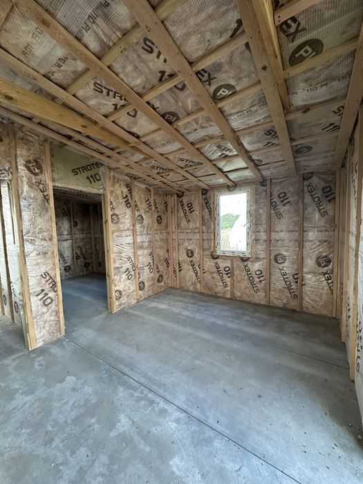 Готова локація для глемпінгу біля Києва -земля з будинками і потенціял