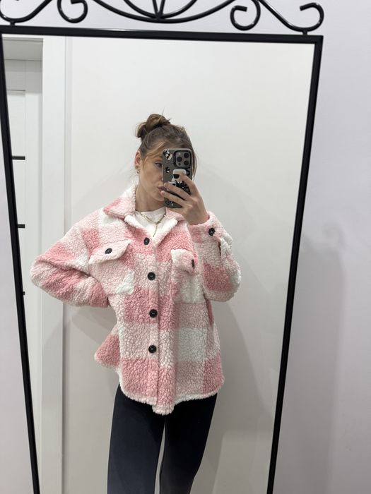 Kurtka koszulowa w kratke pudrowy róż