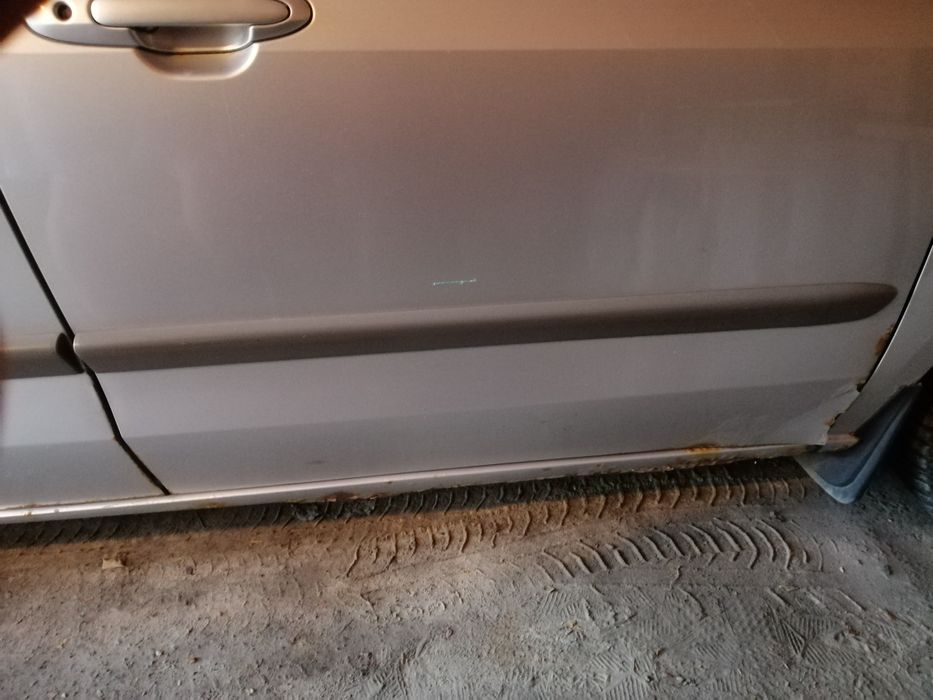 Продаж Mazda MPV 2002