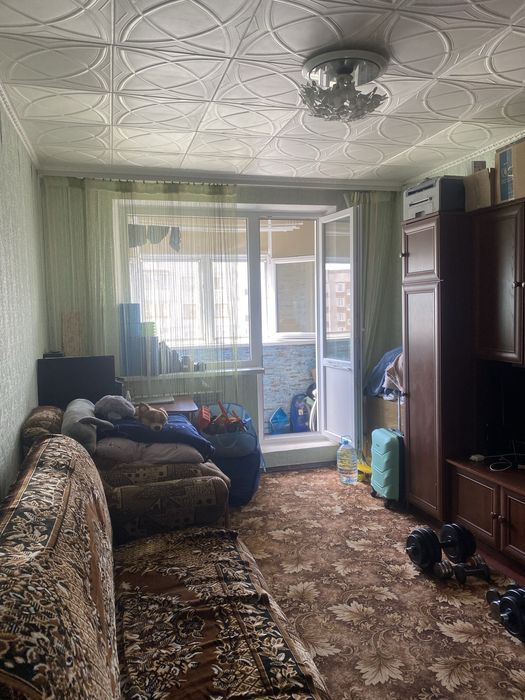 Продаи 3-х кім.кв з меблями та побутовою на 4-м районі.