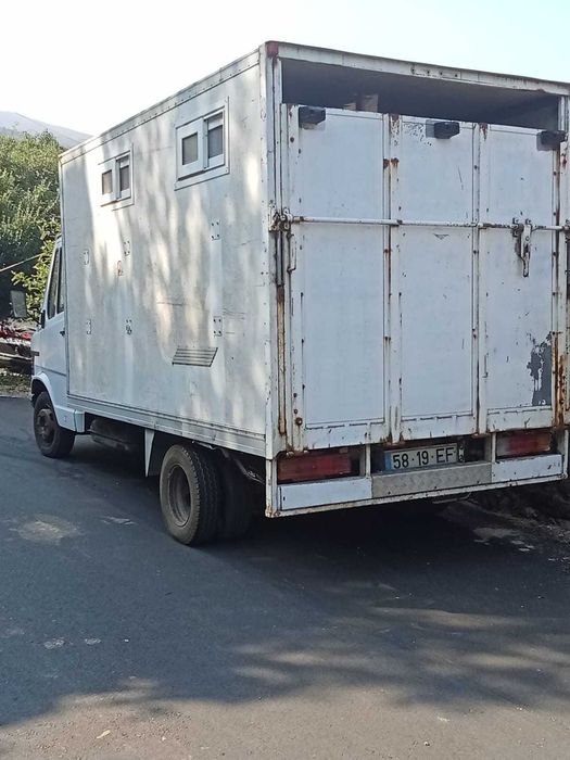 Mercedes-Benz para transporte de animais