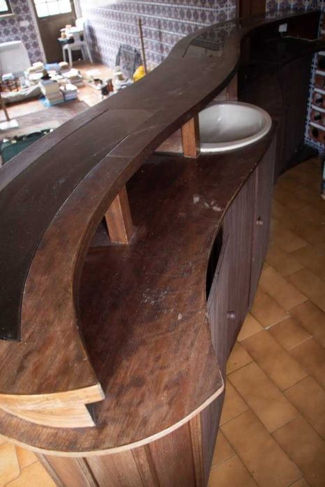 BAR de madeira com PIA