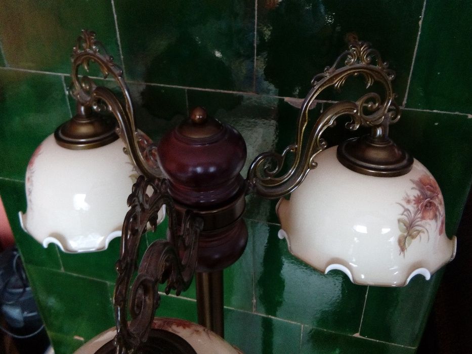 Lampa stojąca klasyczna mosiądz drewno szklane klosze tradycyjna