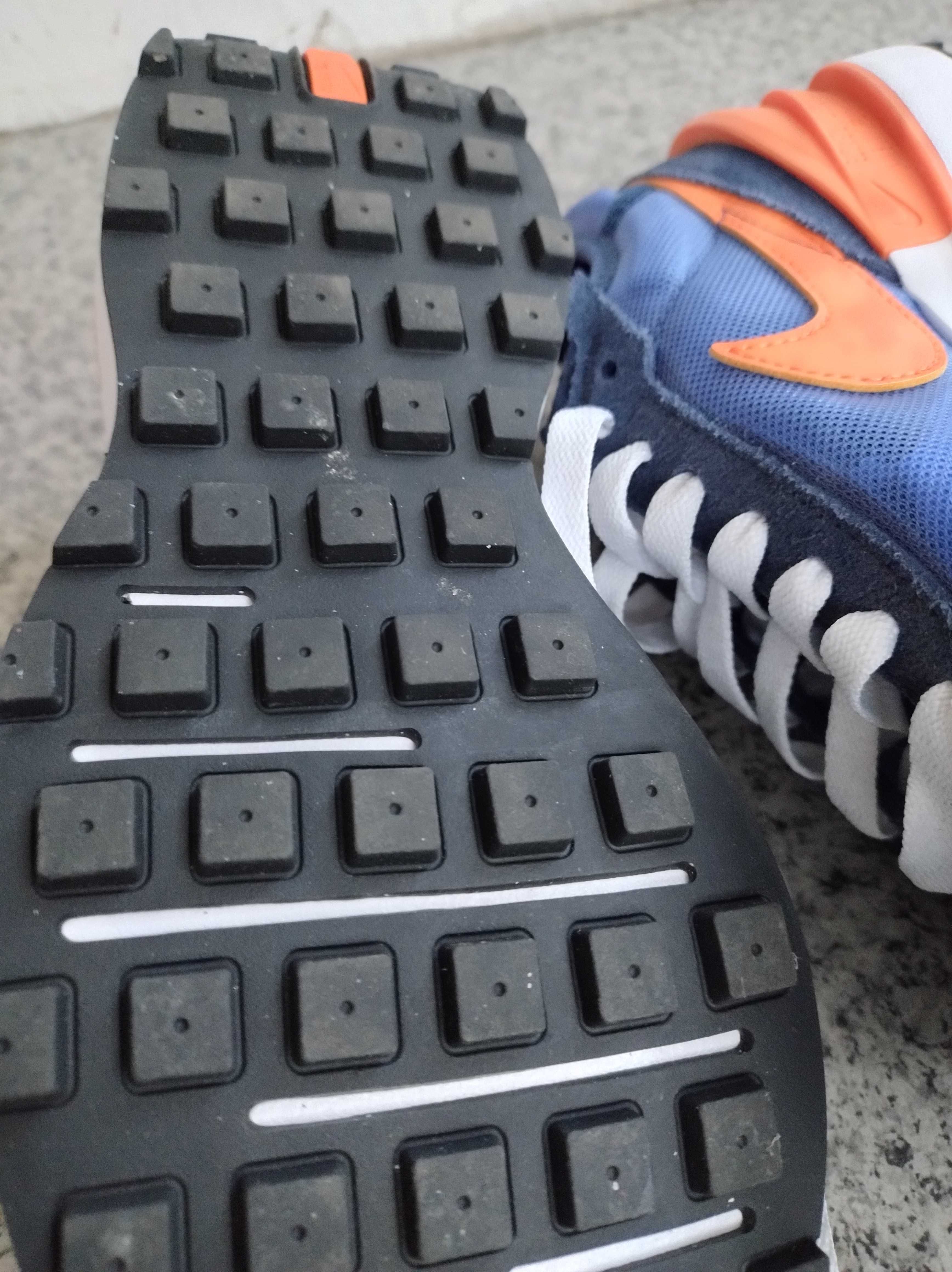Buty dziecięce Nike Waffle One sportowe r. 36.5