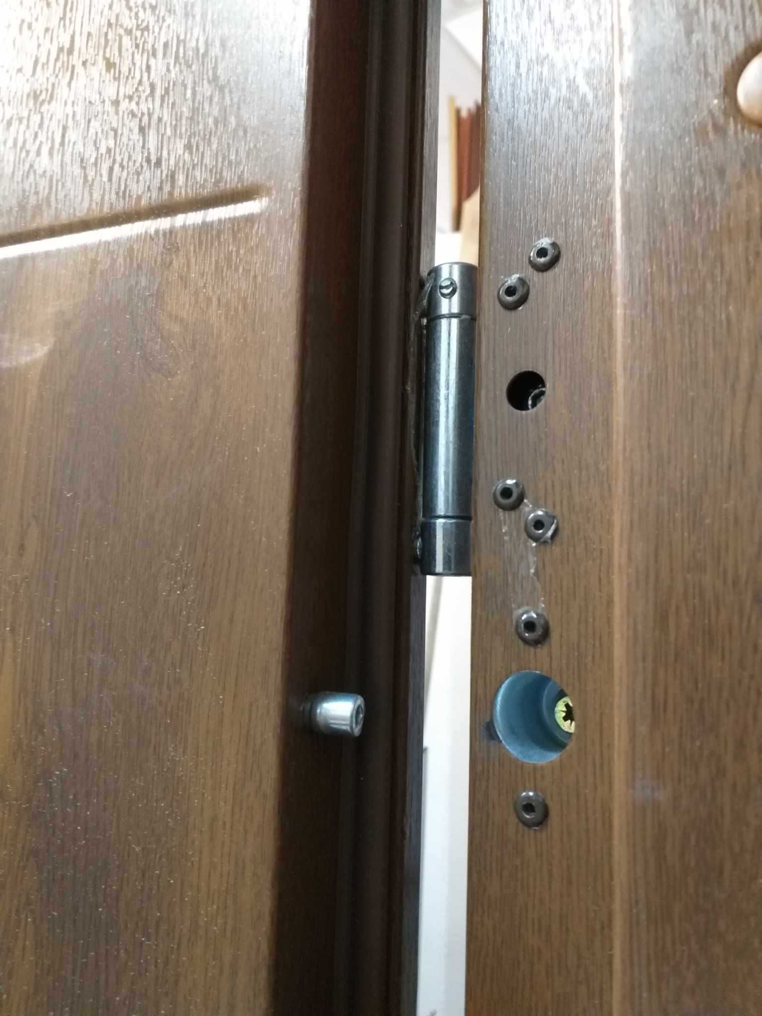 Drzwi zewnętrzne WIKĘD WIKED stalowe ORZECH 90 LEWE na zewnątrz