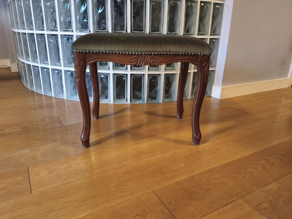 Taboret klasyczny vintage