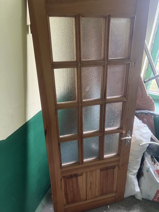 Продам двери деревянные