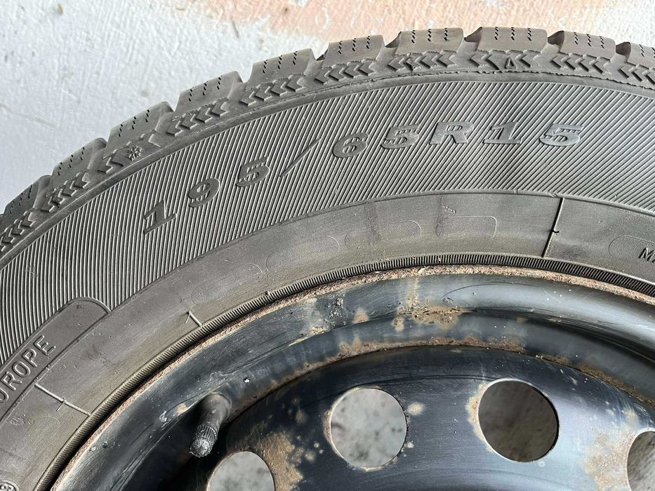 Koła zimowe Dębica 195/65 R15 na stalowych felgach
