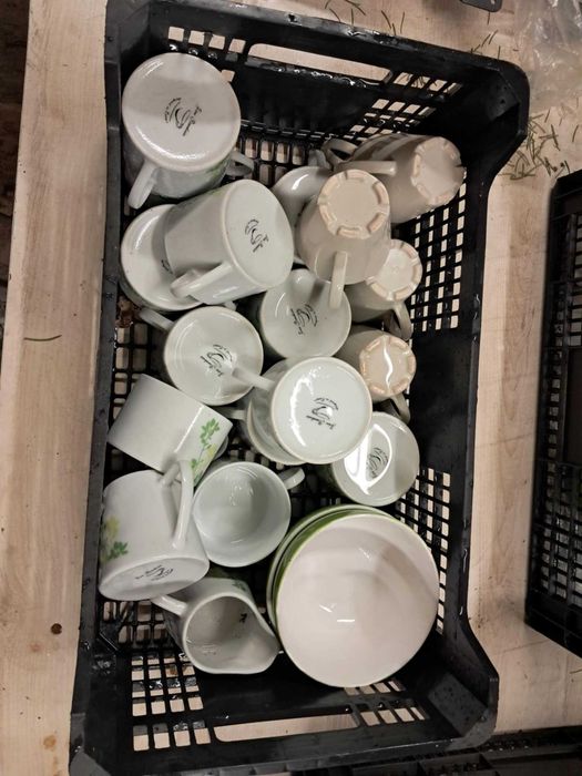 Zestaw herbaciany IKEA – dzbanki, miski, cukiernice