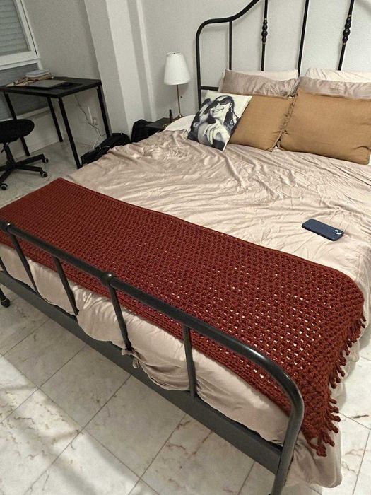 Vendo Estrutura Cama casal 160x200, colchão Emma