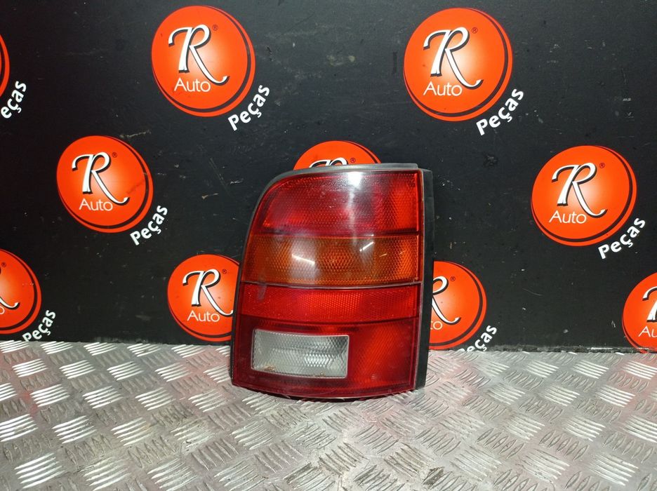 Farolim Stop Dto Nissan Micra Ii (K11)