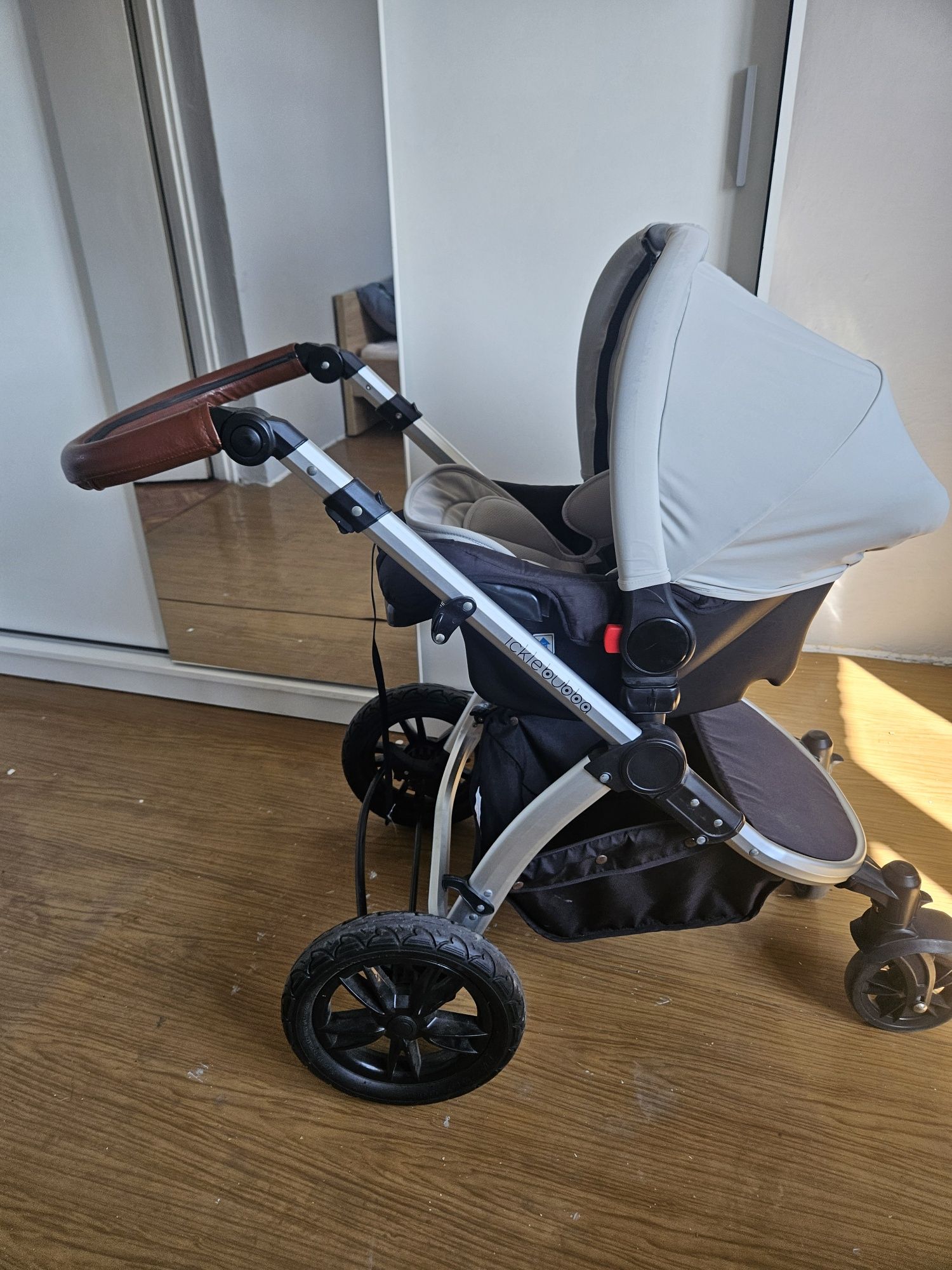 Sprzedam Wózek 3w1