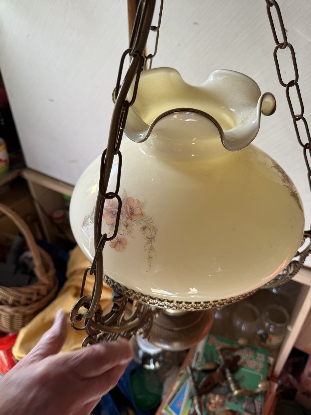 Lampa sufitowa klosz zdobiony.