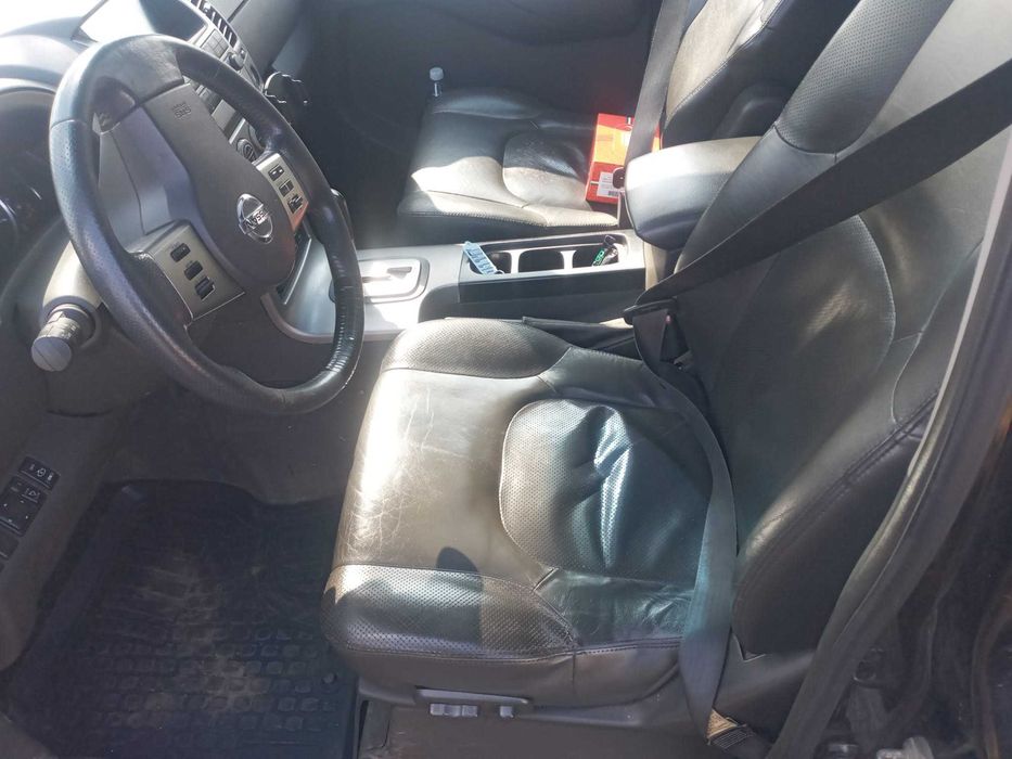 Nissan pathfinder 4*4