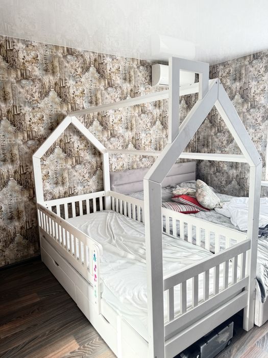 Кровать домік з матрасом.  Самовивоз