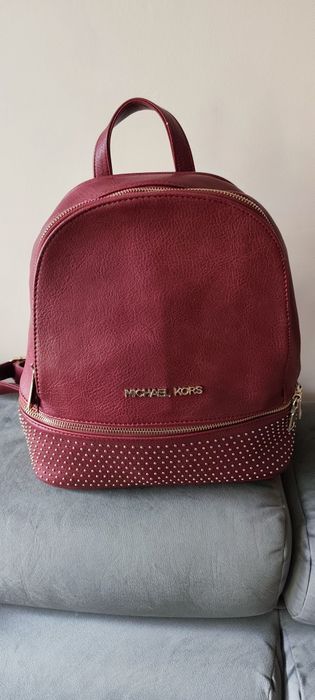 plecak Michael Kors
w środku kieszonka zamykana i dwie przegródki