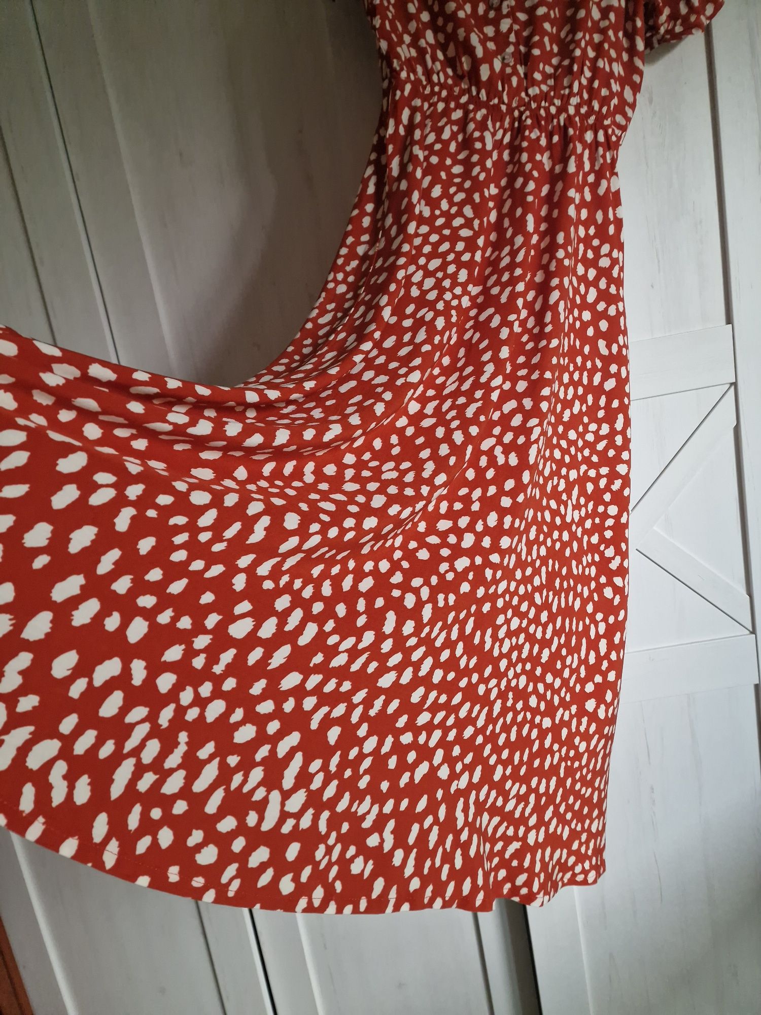 Zwiewna, lekka sukienka