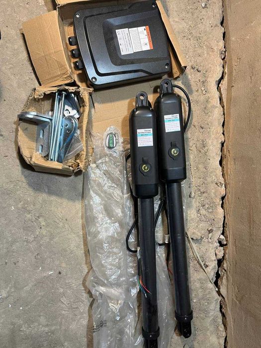 Комплект автоматики для розпашних воріт TOPens KD702